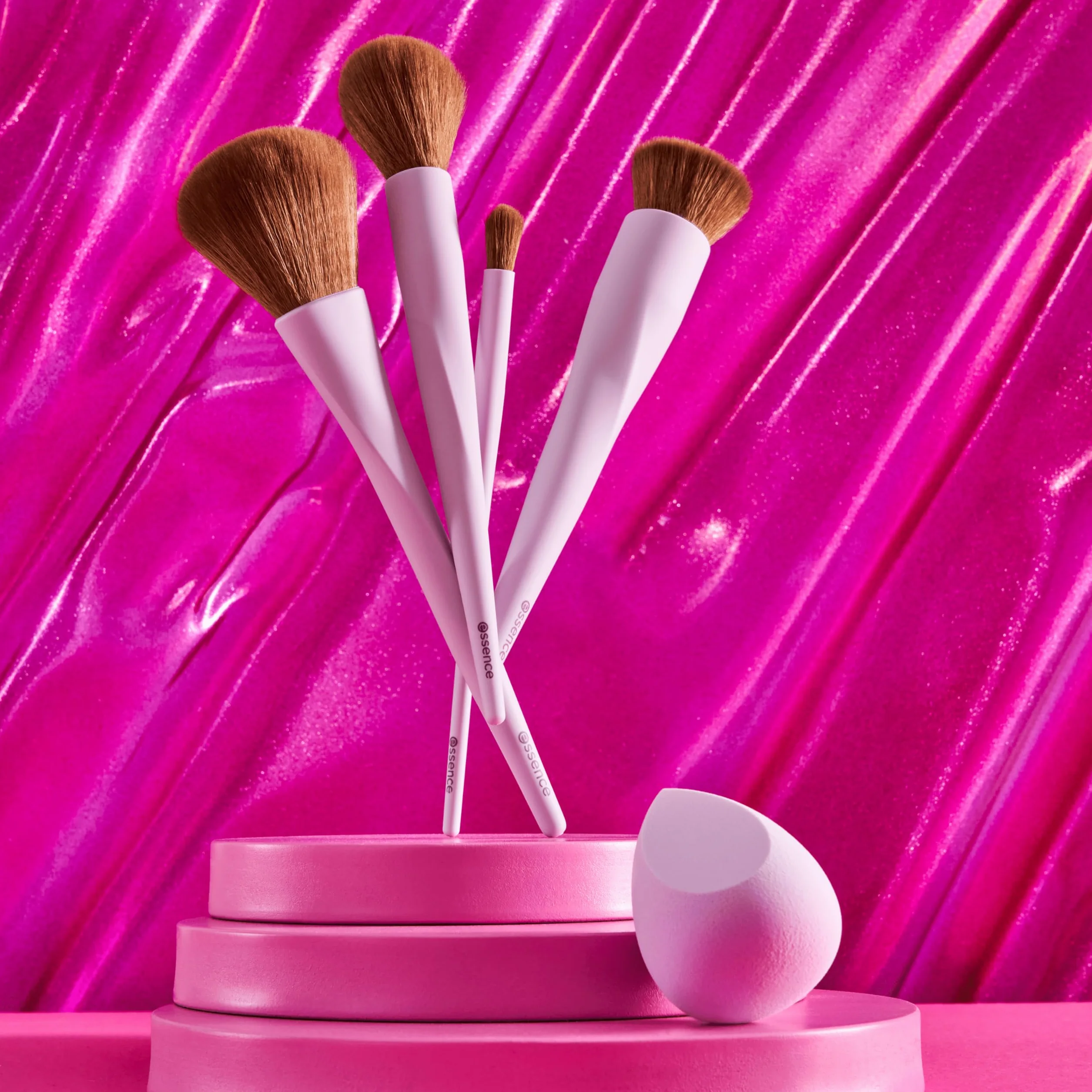 essence Pędzel do makijażu typu buffer brush