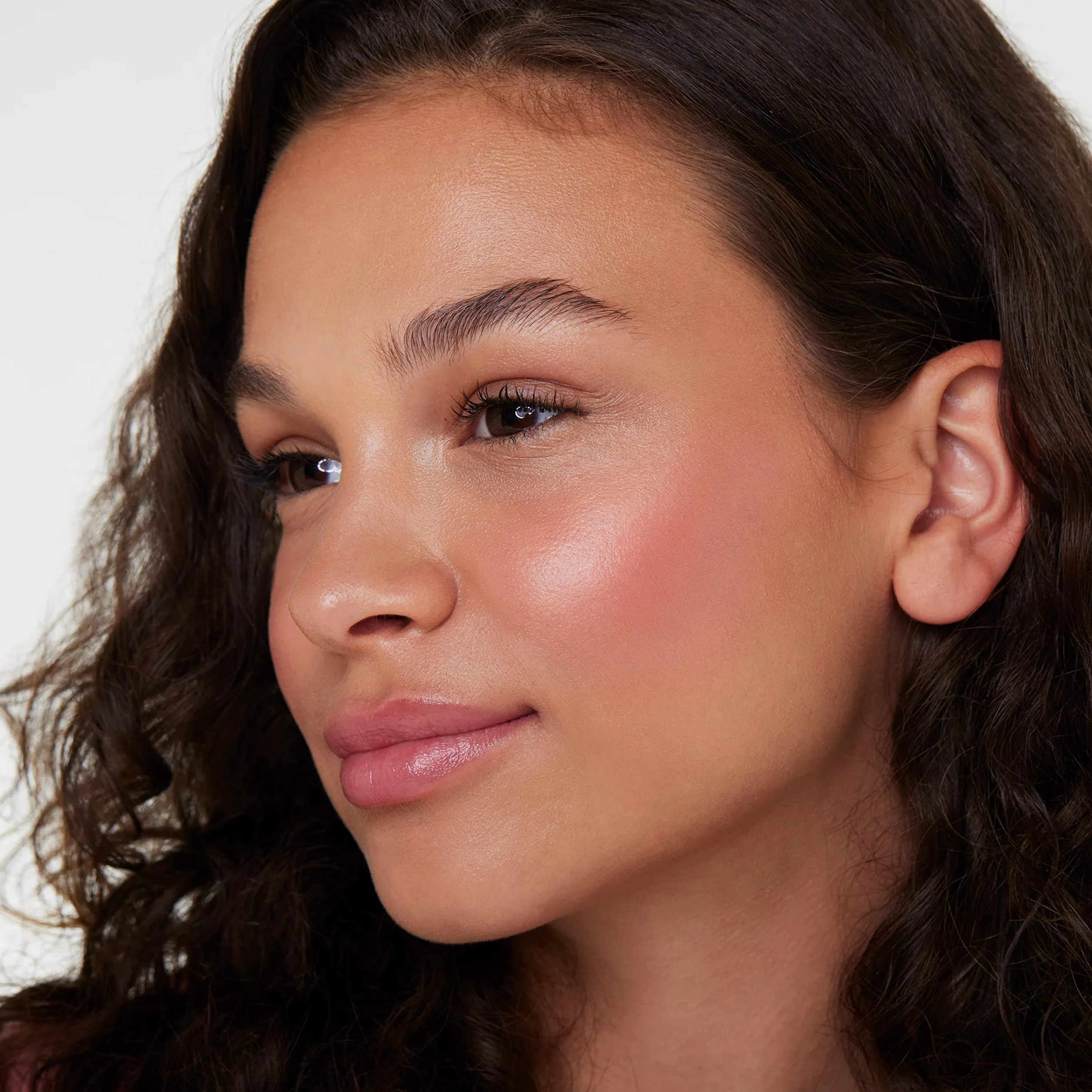 Essence Róż Baby got blush 5.5g naturalny zroszony