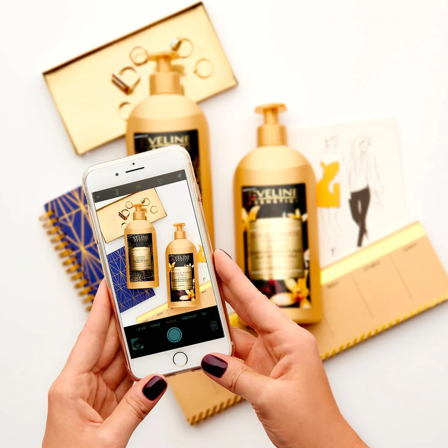 Eveline Luxury Gold & Kaviar balsam do ciała ze złotym pyłem 24K, 350 ml