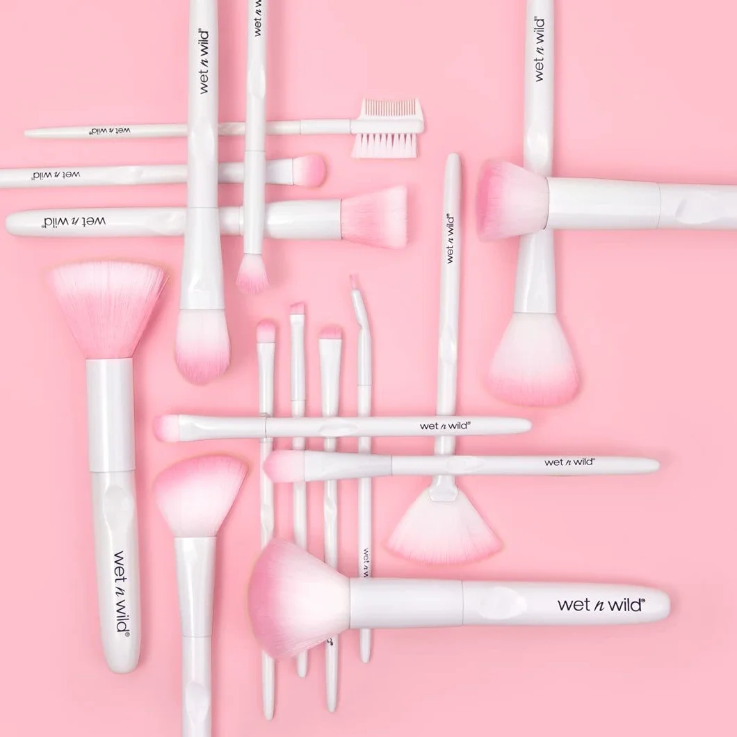 Wet n Wild Pędzel do Makijażu, Pędzel do Cieni i Załamania Powiek, Zwężany Pędzel do Łatwego i Bezproblemowego Nakładania i Rozcierania Cieni, Łatwe w Użyciu Pędzle do Makijażu, Jeden Rozmiar