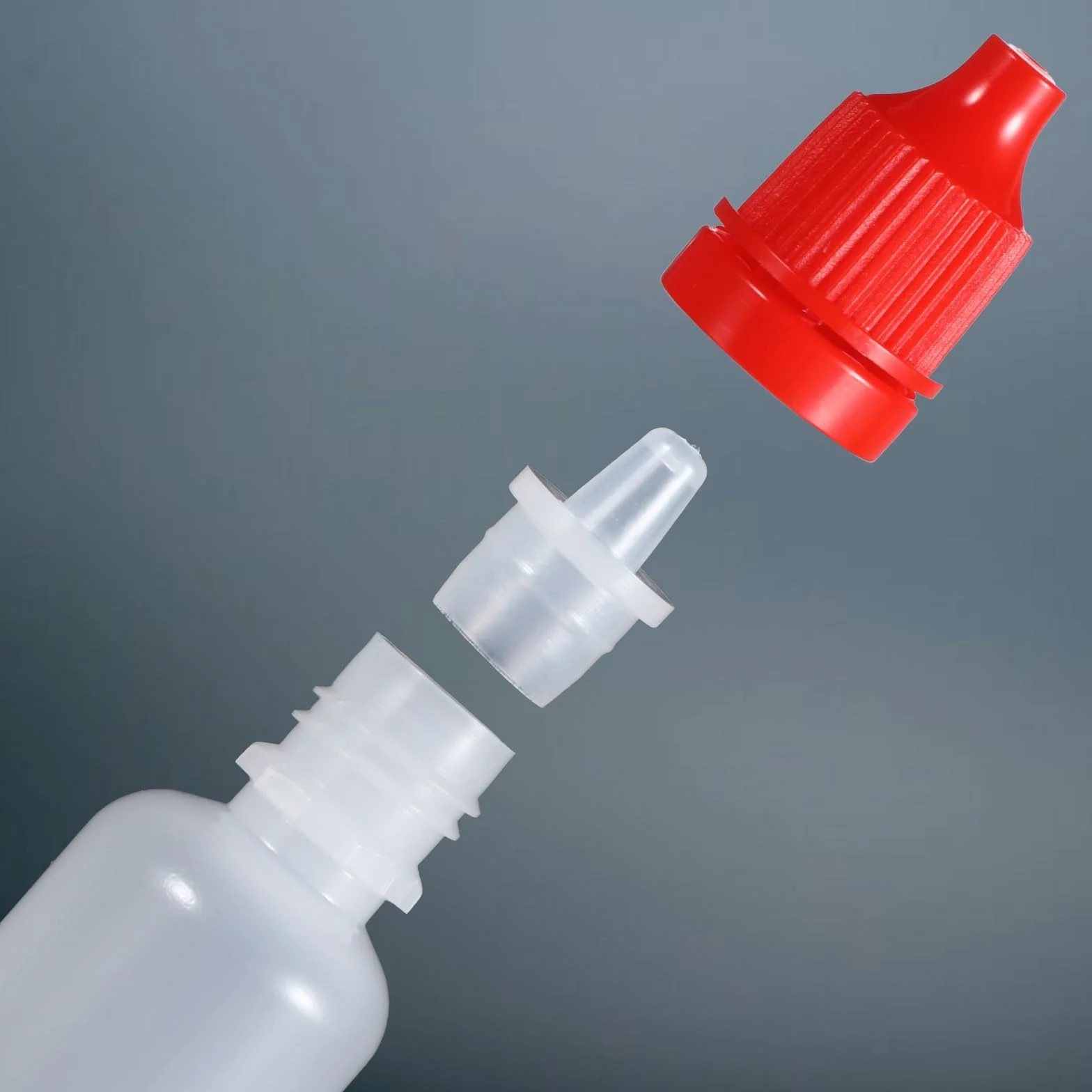 SHENLIU 20 sztuk butelek z płynem 15 ml, zgniatane butelki z kroplomierzem, puste plastikowe butelki z zakraplaczem, przenośne, do mieszania płynów, szczelne, wielokrotnego użytku